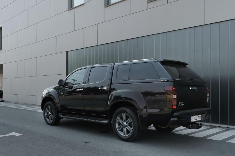  Isuzu D-Max LXS Life Double Cab 2017 года  (EU) (фото 8 из 20)